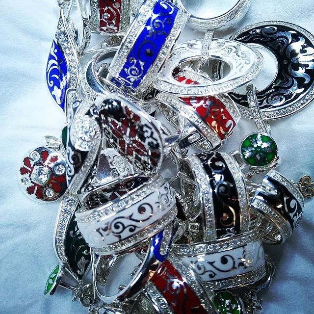 Найкольоровіша ювелірна фабрика